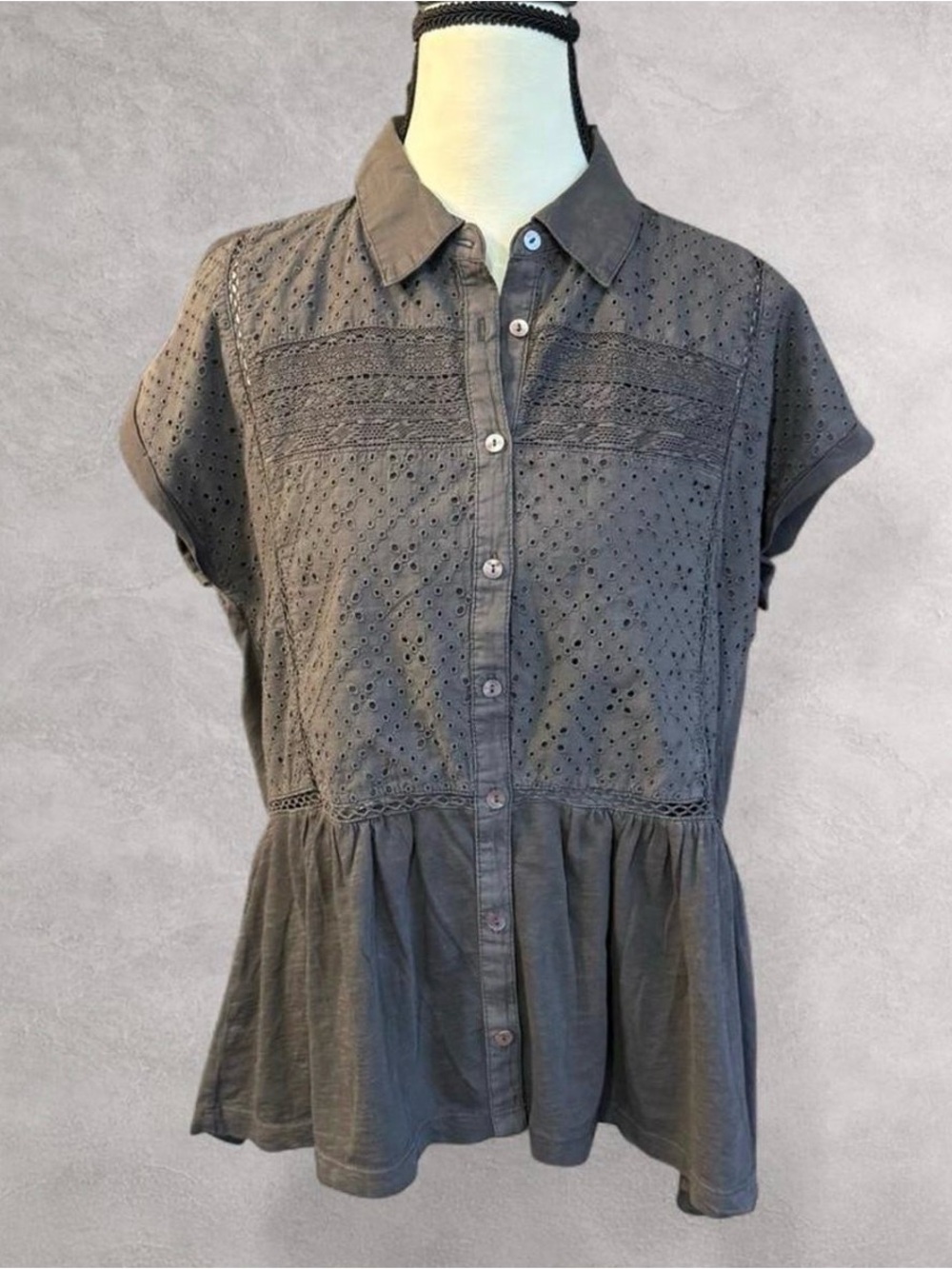 Lucky Brand Eyelet Button Front Peplum Top –‎ XS